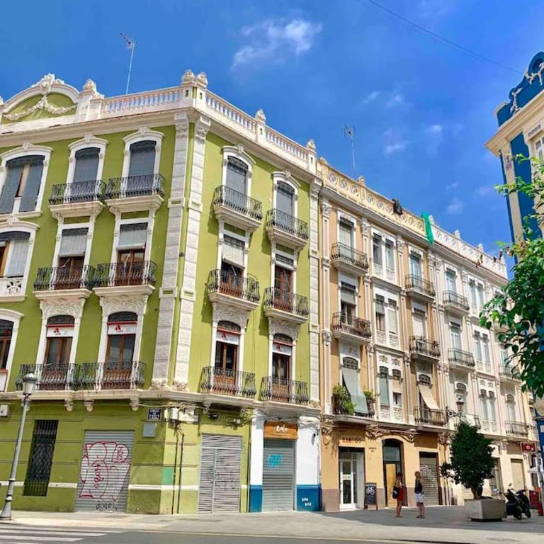 Heart of trendy area of Russafa with lovely terrace ! au coeur de Ruzafa avec belle terrasse ! - Two-Bedroom Apartment - 22