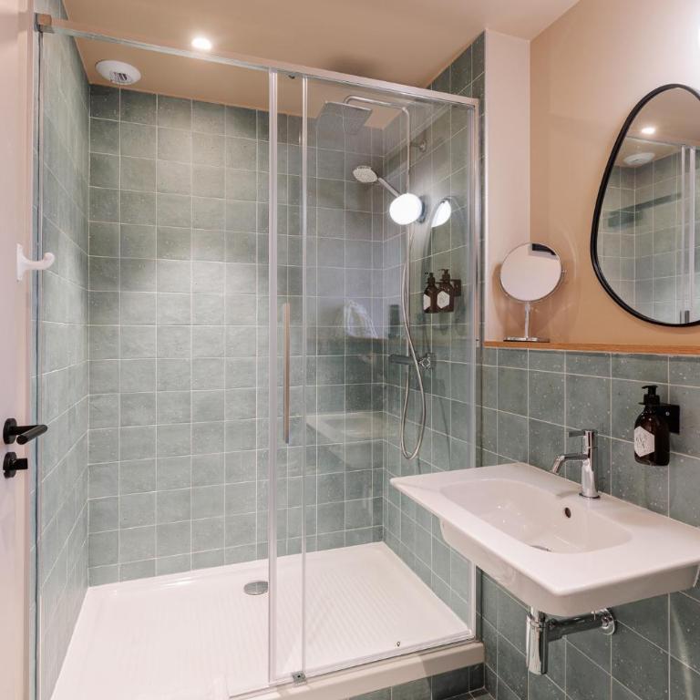 Frenchdoor Orléans Arago - Chambre Triple Supérieure - 12