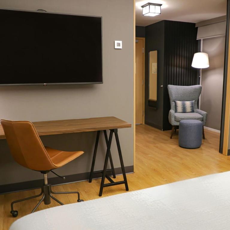 Four Points by Sheraton Mexico City Colonia Roma - Habitación con cama extragrande. - 3