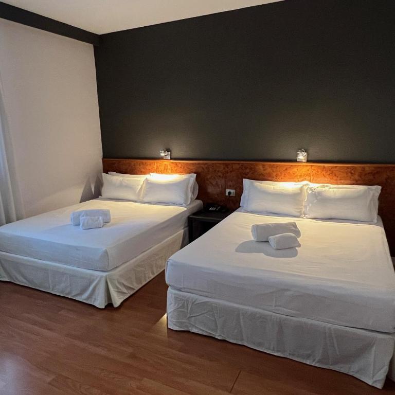 AP Hotel Madrid Airport - Habitación Familiar Cuádruple - 2 camas - 3
