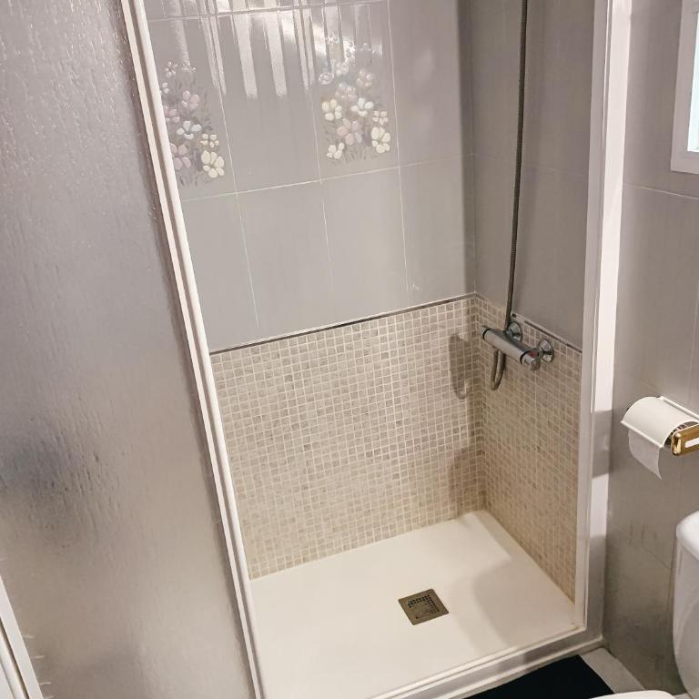 Pink Flamingo Apartment • Beach Home in Torrevieja - Two-Bedroom Apartment - 7