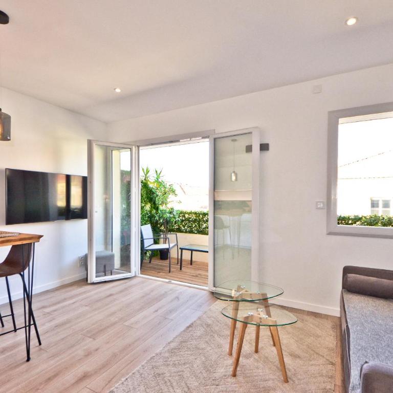 Le Flore SCLS - Wifi, Clim, Terrasse - Studio Deluxe - 4
