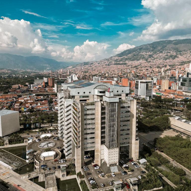 V Grand Hotel, a member of Radisson Individuals - Suite con cama extragrande en la planta superior - 4