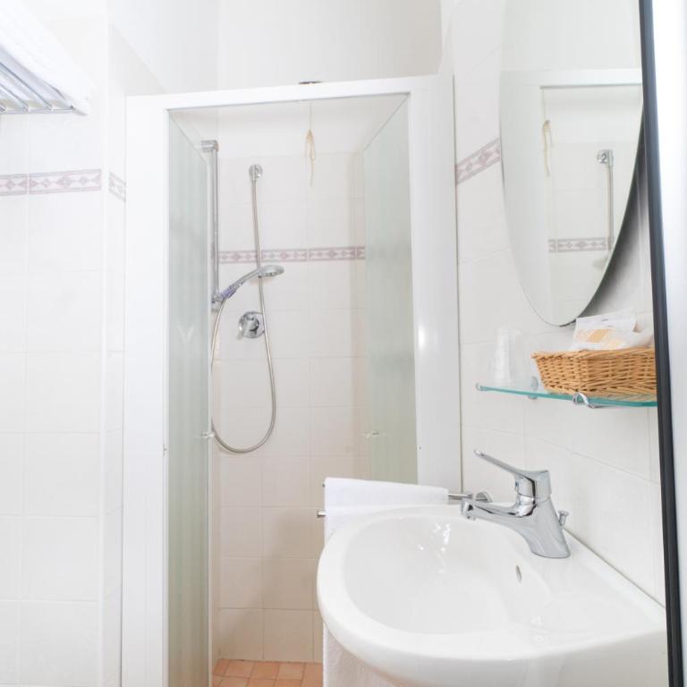 Hotel Sampaoli - Camera Familiare Quadrupla con 2 Bagni - 5