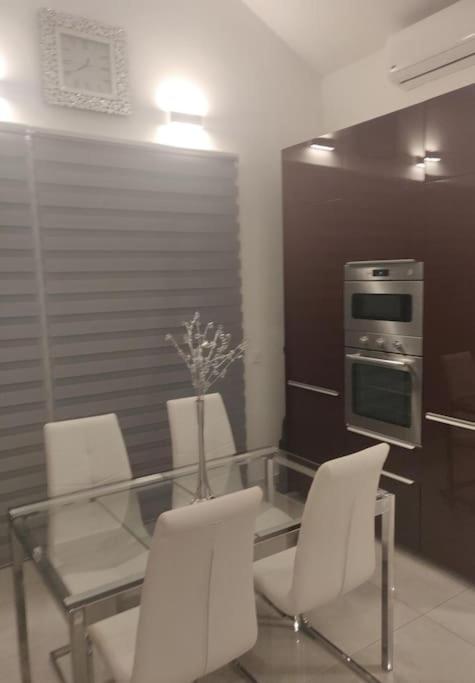 Centraal gelegen luxebungalow - Two-Bedroom House - 40