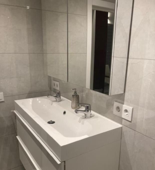 Centraal gelegen luxebungalow - Two-Bedroom House - 44