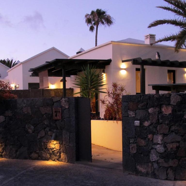 Bungalow GOA Pool view, Playa Roca residence sea front access - Free AC - Wifi - Apartamento de 1 dormitorio - 16