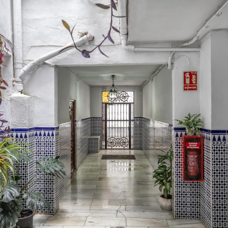 Zafiro Apartment&Parking in the historical centre - Two-Bedroom Apartment - 26