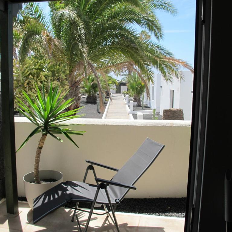 Bungalow LIDO-Playa Roca residence with sea front access - Free AC - Wifi - Apartamento de 1 dormitorio - 1