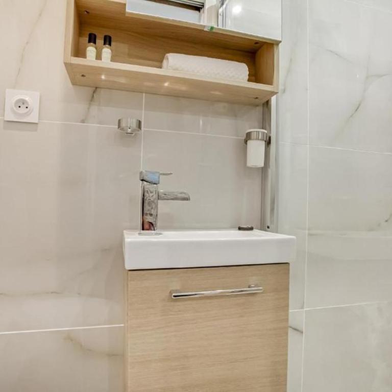 Tiny boutique studio in Paris 11 - One-Bedroom Apartment - 6