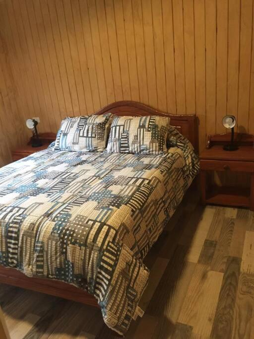 CABAÑA 1 A 5 MINUTOS DEL CENTRO PARKING GRATIs - Two-Bedroom House - 6