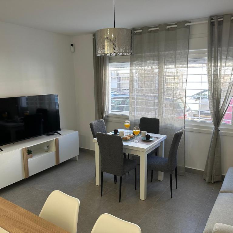 Coqueto apto a 2 min de la playa - Two-Bedroom Apartment - 21