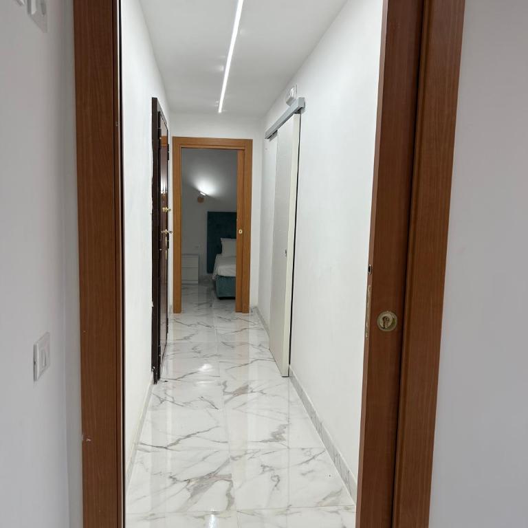 Guesthouse Dahlia Rossa - Camera Matrimoniale/Doppia con Letti Singoli con Bagno Privato - 18
