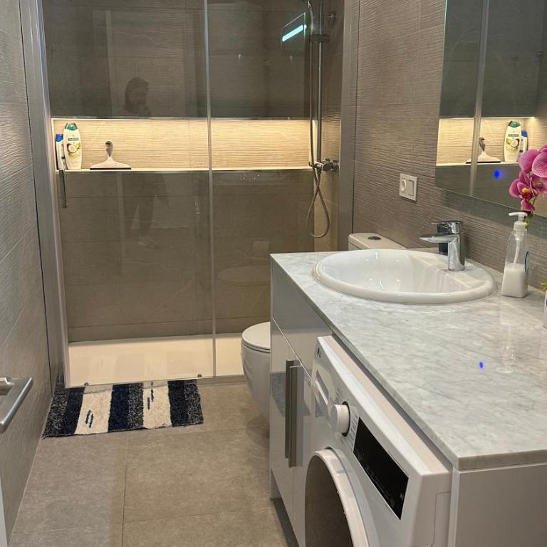 Coqueto apto a 2 min de la playa - Two-Bedroom Apartment - 1