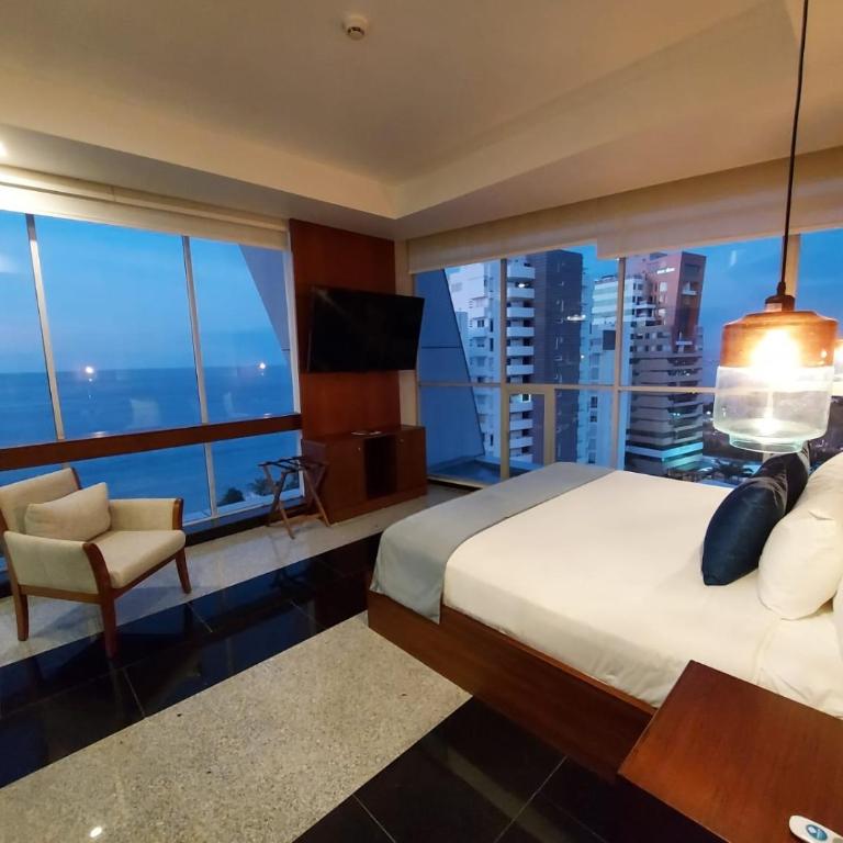 Wyndham Manta Sail Plaza Hotel and Convention Center - Presidential Suite - 2