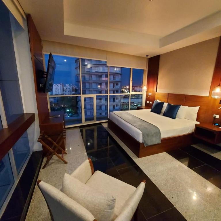 Wyndham Manta Sail Plaza Hotel and Convention Center - Presidential Suite - 3