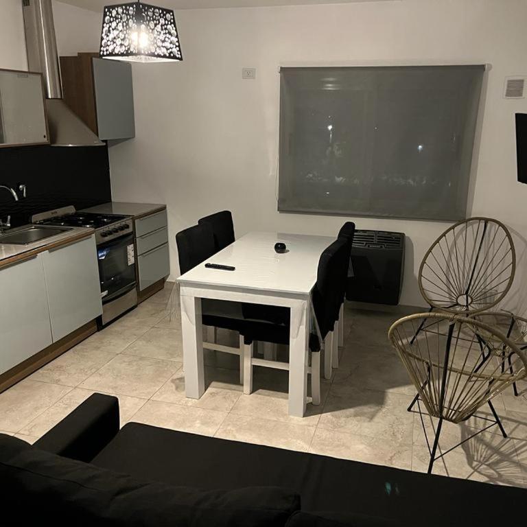 Travel Suites Ezeiza- 5 pax- Centro Eze- Shoppings a 8 min - Apartamento de 1 dormitorio - 9
