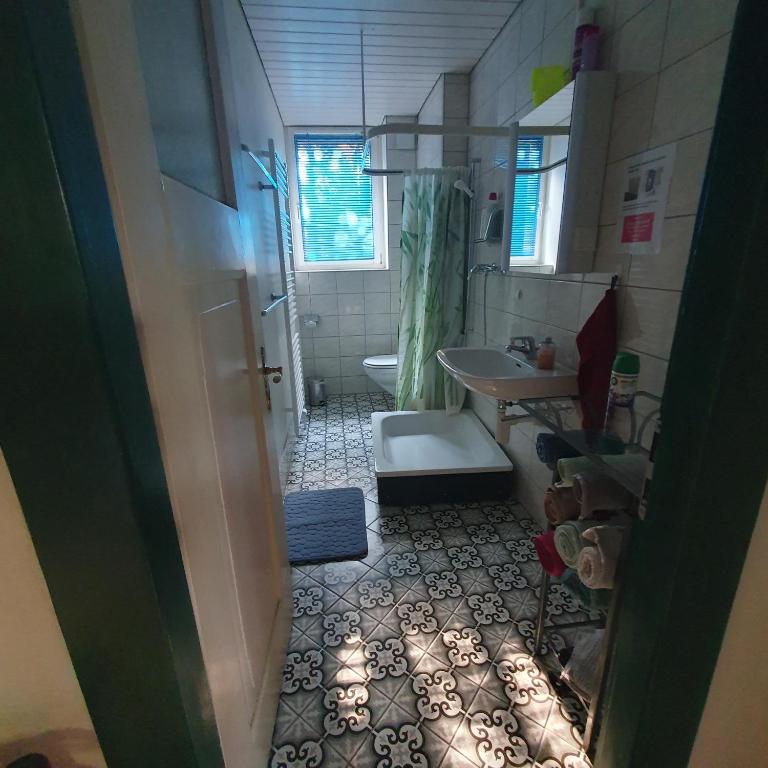 Zentral gelegene Wohnung mit grossem Garten - Apartment mit 2 Schlafzimmern - 30