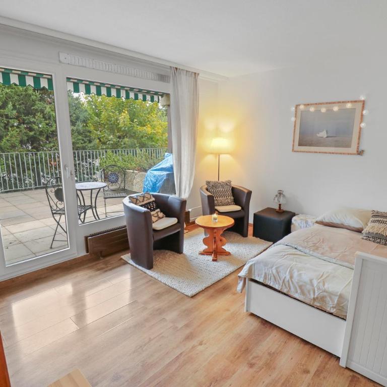 Charmant studio ouvert avec vue paisible - Appartement 1 Chambre - 1