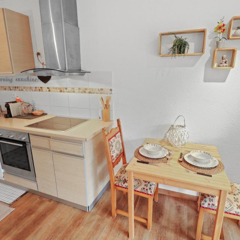 Charmant studio ouvert avec vue paisible - Appartement 1 Chambre - 13