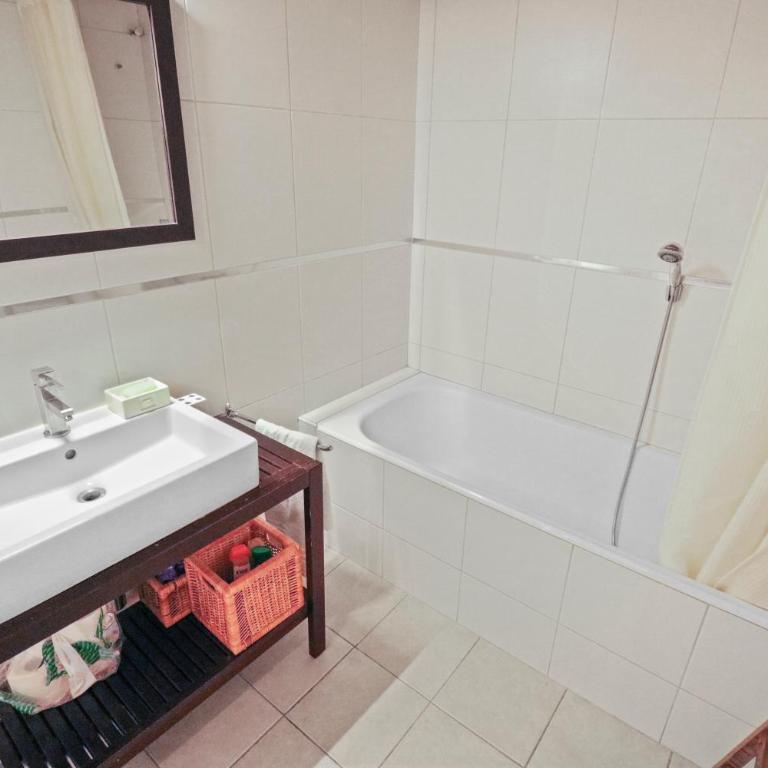 Charmant studio ouvert avec vue paisible - Appartement 1 Chambre - 15