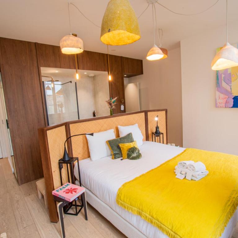 LOLA Boutique Hôtel - Bordeaux Centre - Chambre Double Deluxe - Vue sur Église - 2
