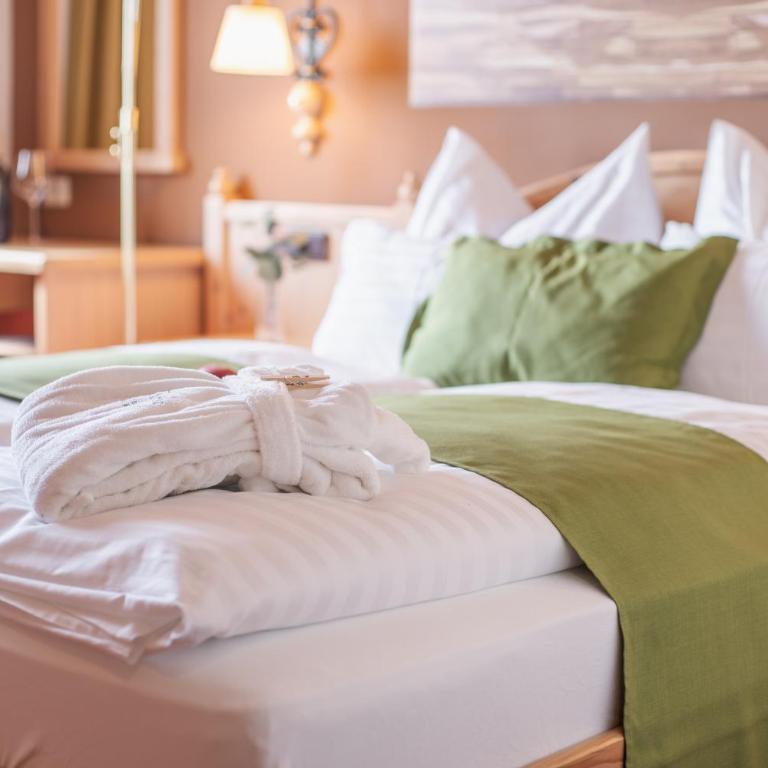Mahorko Wein Wellness Wasserbüffel - Panorama Doppelzimmer mit Bergblick - 8