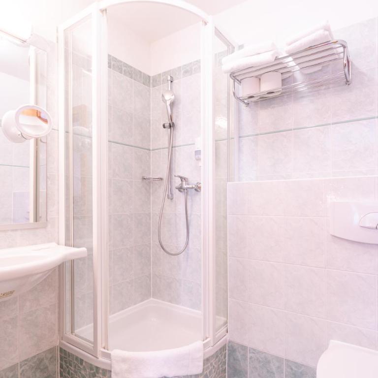 Mahorko Wein Wellness Wasserbüffel - Panorama Doppelzimmer mit Bergblick - 8