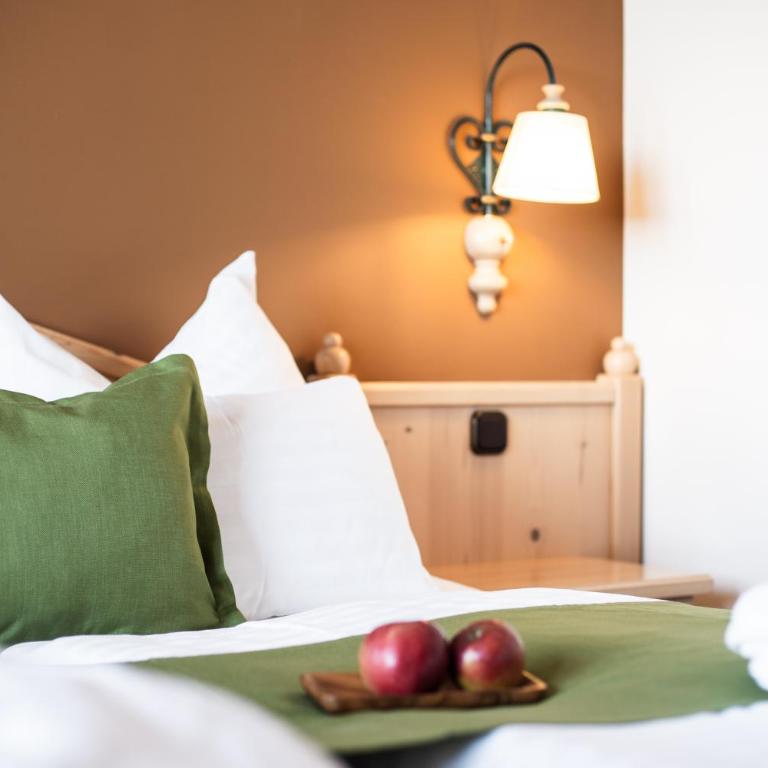 Mahorko Wein Wellness Wasserbüffel - Panorama Doppelzimmer mit Bergblick - 9
