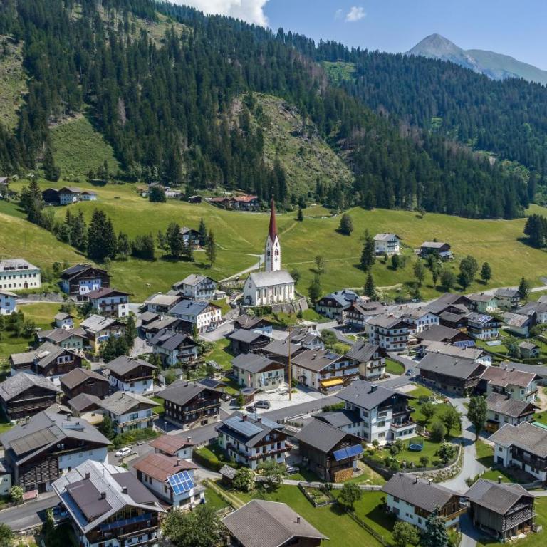 Erlebenswert Bauernhof Gruber - Doppelzimmer mit Balkon (2 Erwachsene + 1 Kind) - 21