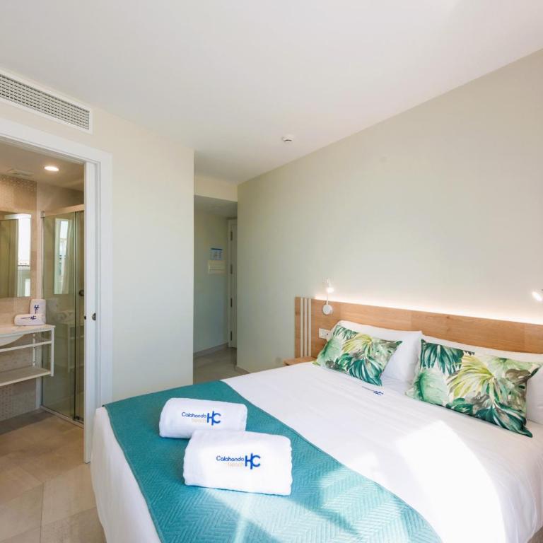 HC Calahonda Beach Nerja - Habitación Doble Deluxe con vistas laterales al mar - 2