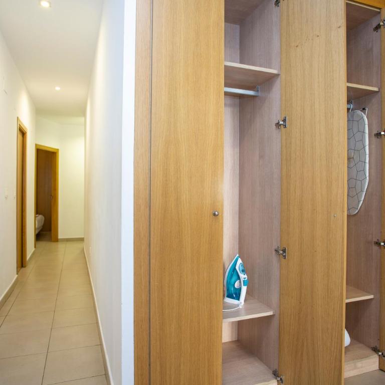 SingularStays Mar44 - Three-Bedroom Apartment (8 Adults) - 31