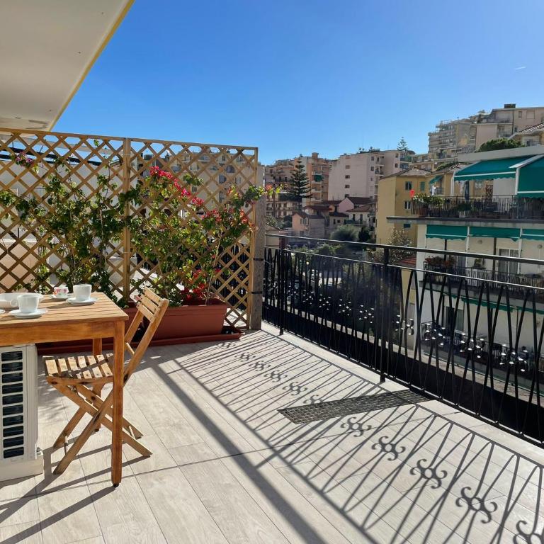 WH-Maison Du Soleil-Attico Monolocale con Parcheggio Gratuito e Grande terrazza - A 5 minuti dal centro - Wifi - Monolocale - 19