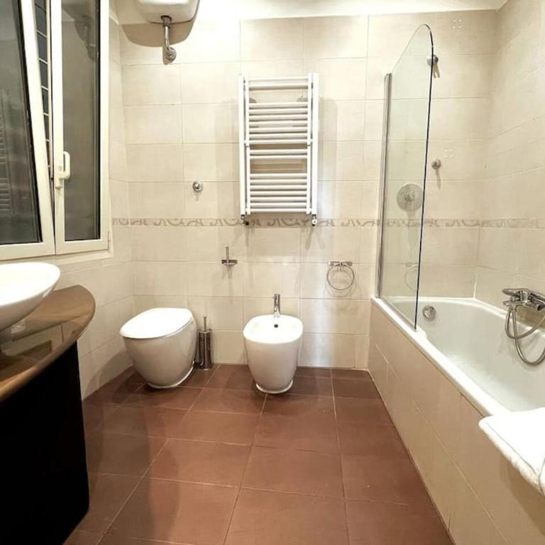 Spacious and Bright - Appartamento con 3 Camere da Letto - 9