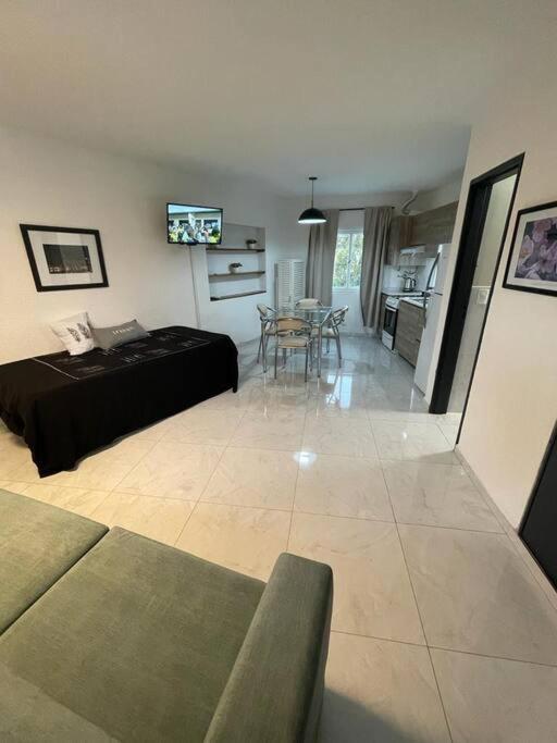 Departamento en complejo familiar con pileta - One-Bedroom Apartment - 8