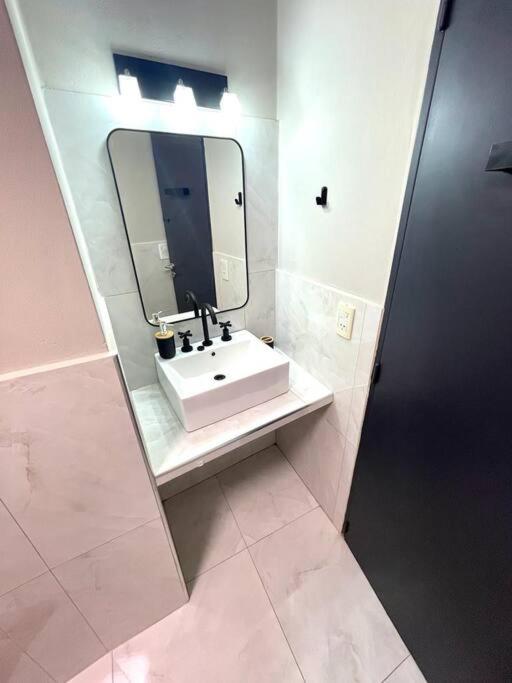 Departamento en complejo familiar con pileta - One-Bedroom Apartment - 19