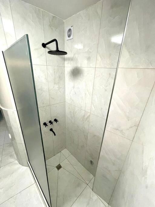 Departamento en complejo familiar con pileta - One-Bedroom Apartment - 20