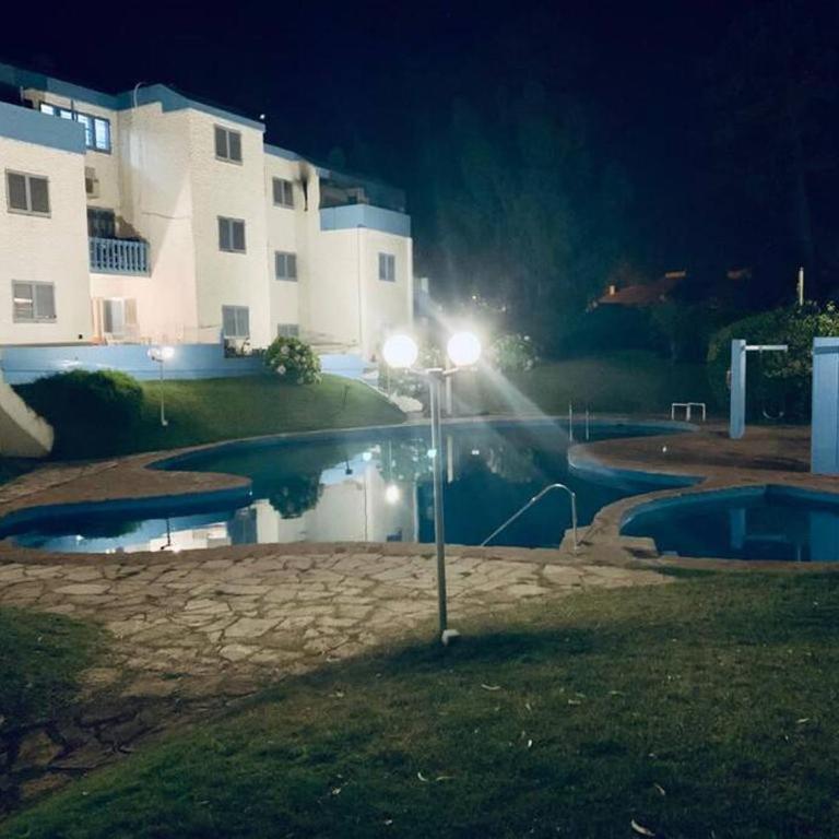 Departamento en complejo familiar con pileta - One-Bedroom Apartment - 22