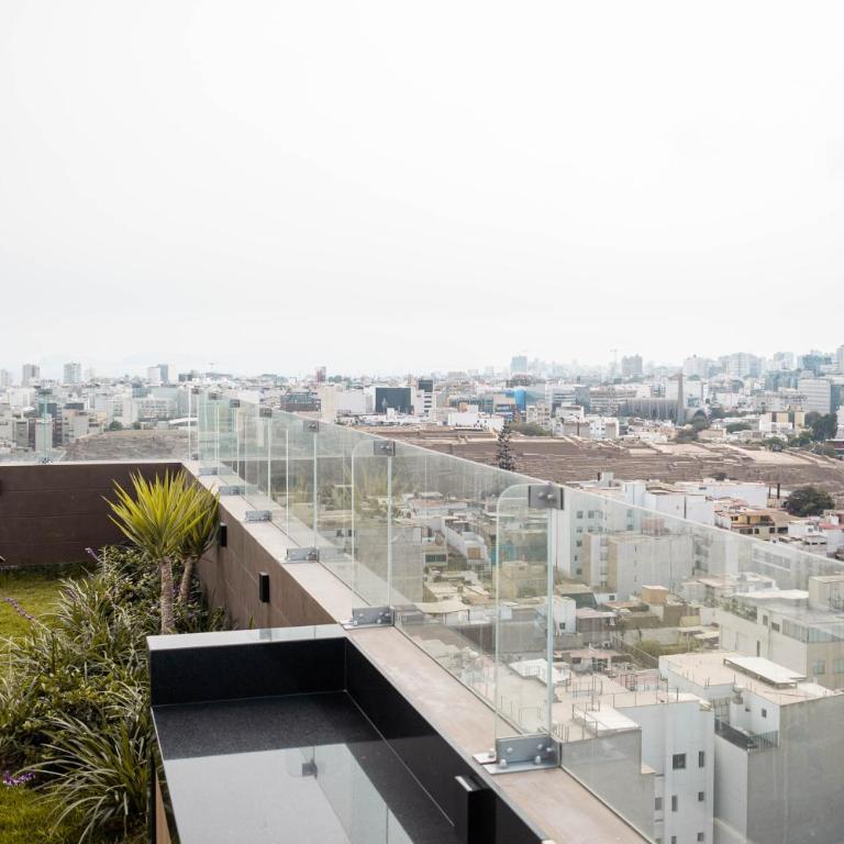 Beautiful Space in Miraflores 3BR 2Bths Exclusive King Bed Suite and Parking - Apartamento de 3 dormitorios con balcón - 69