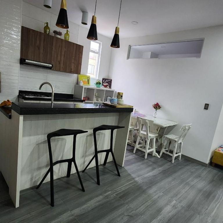 Muy cerca del aeropuerto apartamento Nuevo Familiar Lindo y acogedor - Apartamento Deluxe de 3 dormitorios - 8
