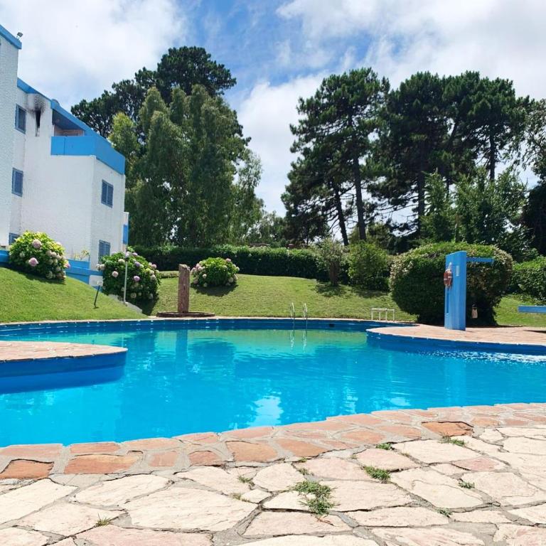 Departamento en complejo familiar con pileta - One-Bedroom Apartment - 6