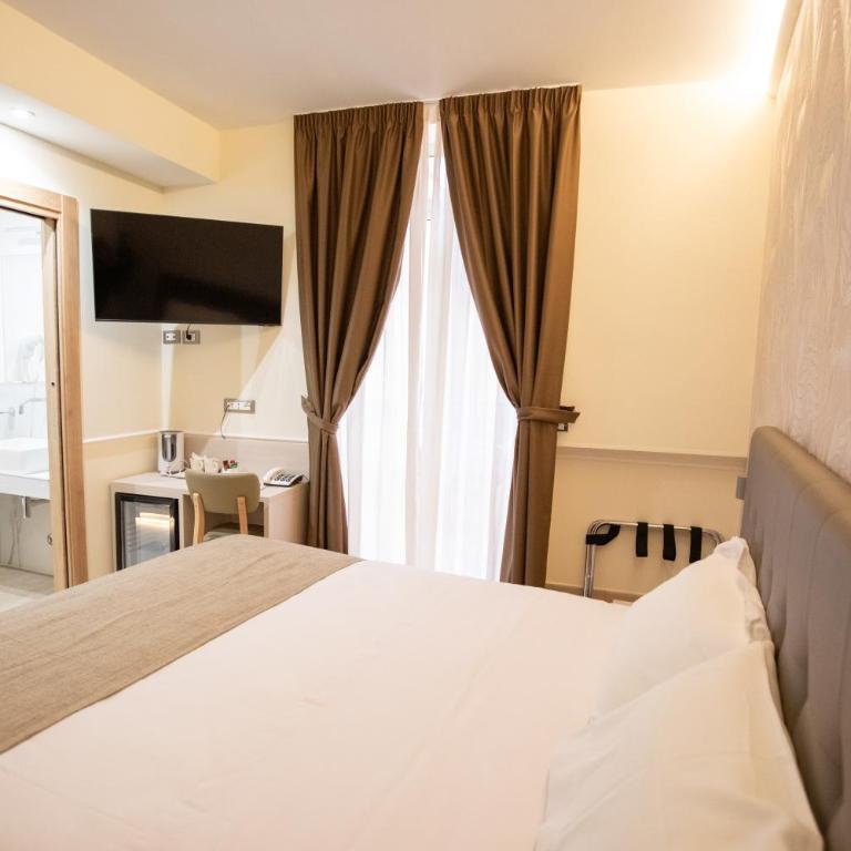 Hotel Maximus - Junior Suite con Terrazza - 5