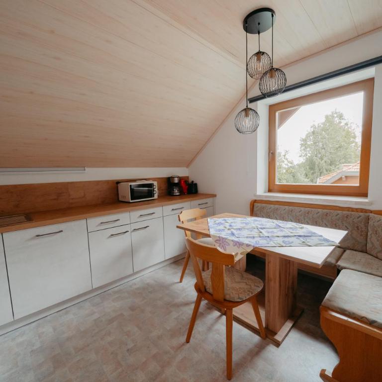 Ferienhäuser Inge und Seeblick - Apartment mit 2 Schlafzimmern und Balkon - A - 3