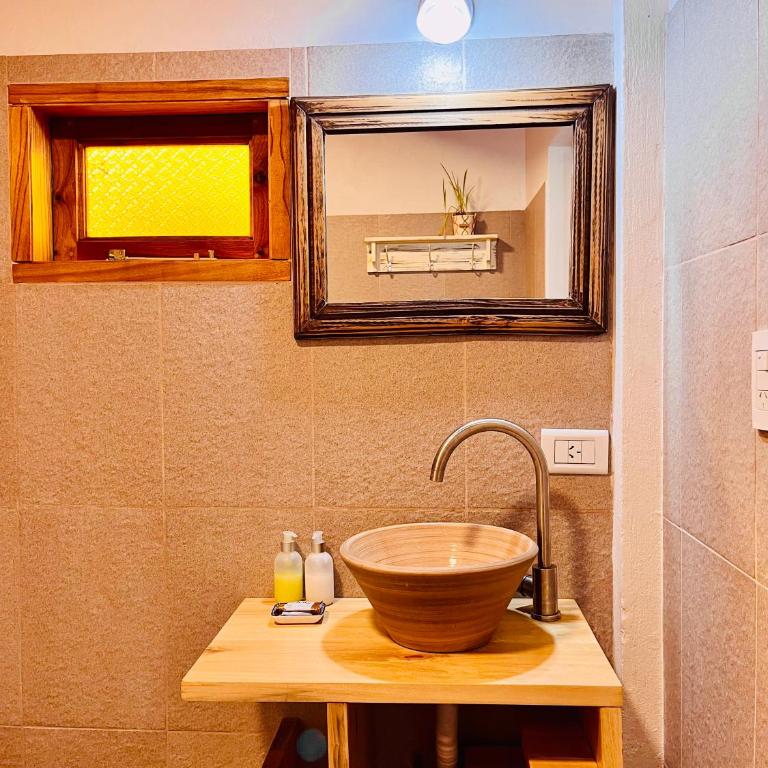 Hospedaje Flores del Sur - Habitación Triple con baño privado - 5