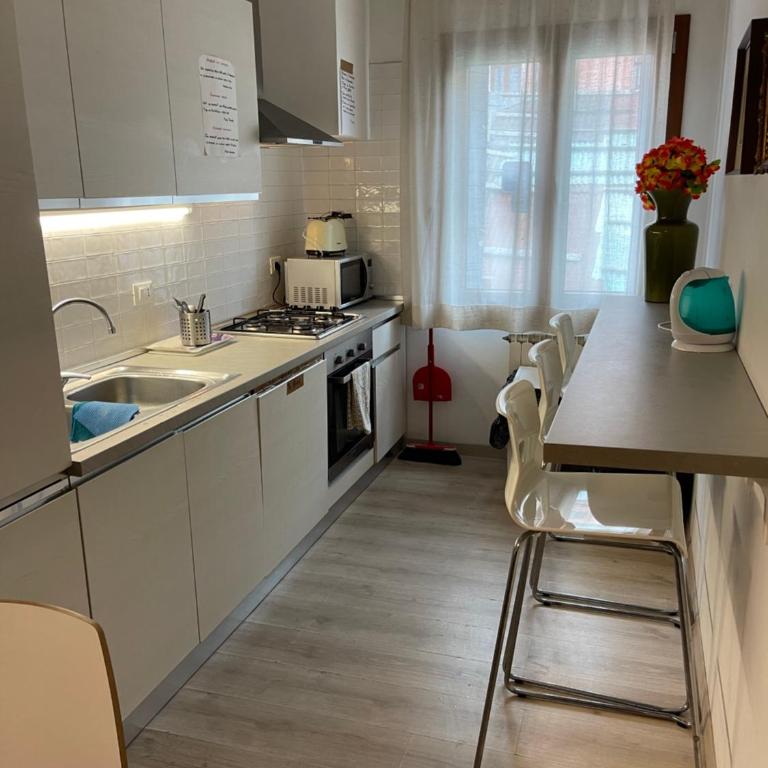 Harry's Canal View - Camera King con Vista Mare e Bagno in Comune - 24