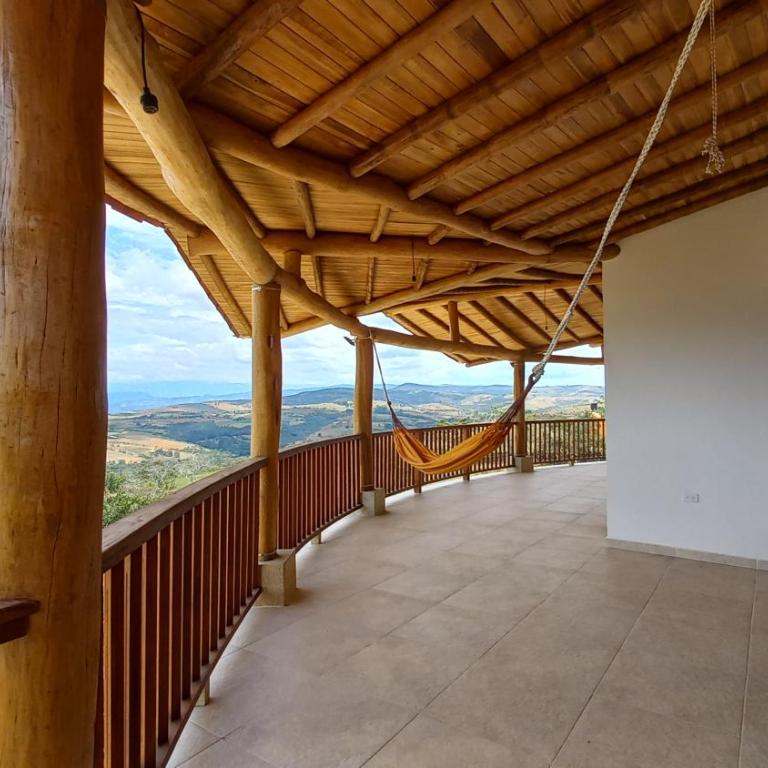 CASAS CAMPESTRES VILLA COVA Da IRIA BARICHARA - Casa de 6 dormitorios - 77