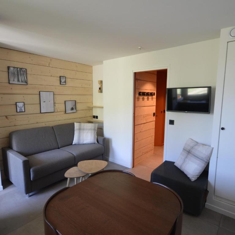 Studio rénové au pied des pistes avec balcon et cuisine équipée - FR-1-755-9 - Studio - 3