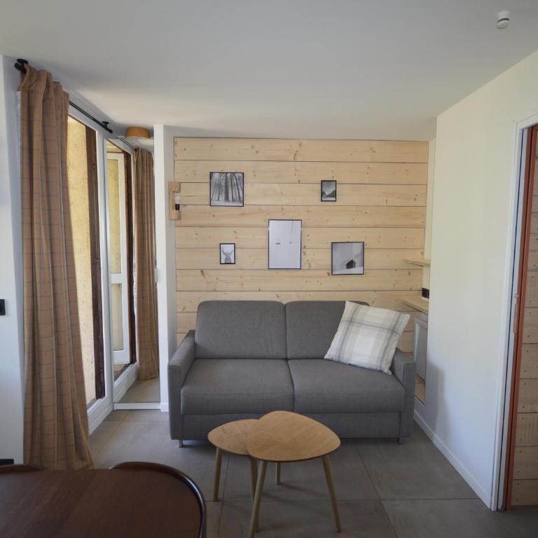 Studio rénové au pied des pistes avec balcon et cuisine équipée - FR-1-755-9 - Studio - 4