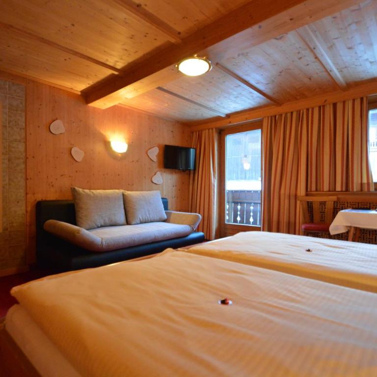 Apartments & Zimmer Urschnerhof - Doppelzimmer mit Balkon - 1