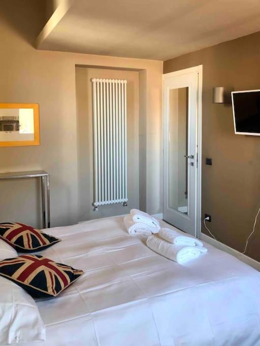 Suite with 3 terraces at Ponte Vecchio - One-Bedroom Apartment - 28